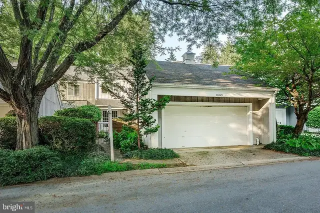 20626 Highland Hall Dr, Montgomery Village