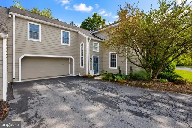 1949 Meadow Ln, Wyomissing