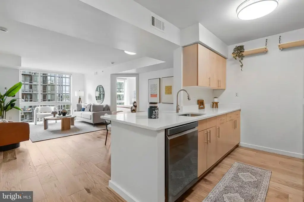 1000 New Jersey Ave Se #811, WASHINGTON