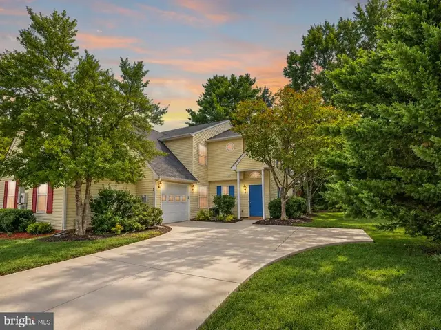 2 Regency Dr, Stafford