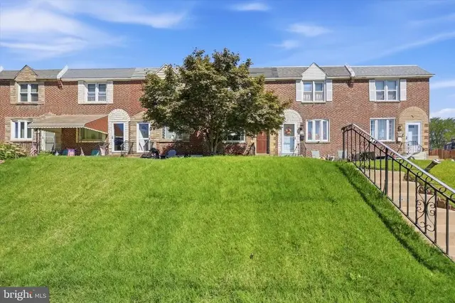 1047 Stratford Rd, Glenolden