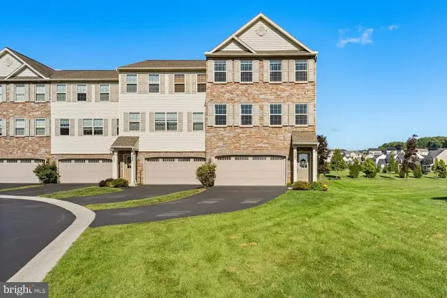 727 Jonathan Ct, Mechanicsburg
