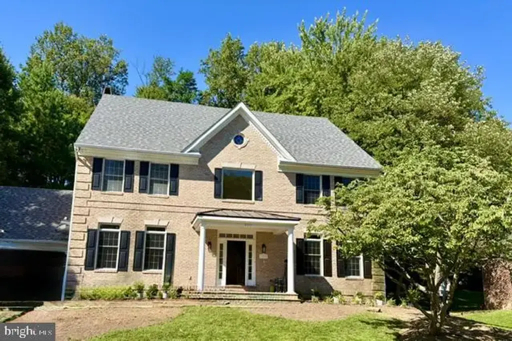9217 Fall River Ln, POTOMAC