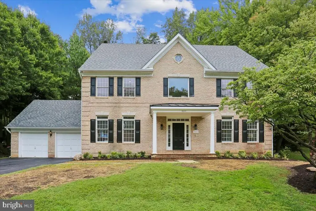9217 Fall River Ln, POTOMAC