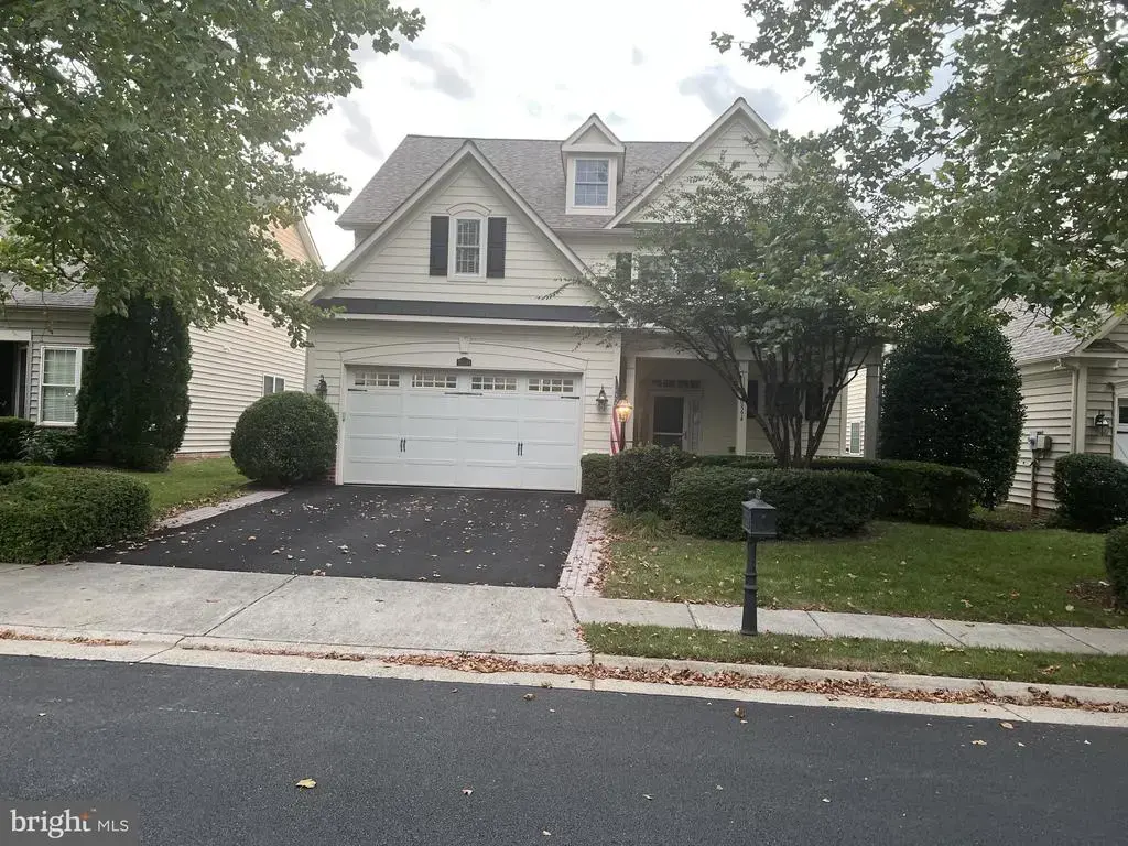 20594 Golden Ridge Dr, ASHBURN