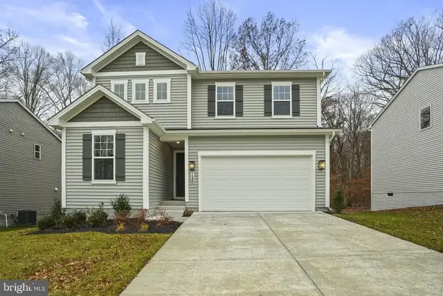 120 Catalpa Dr, North East