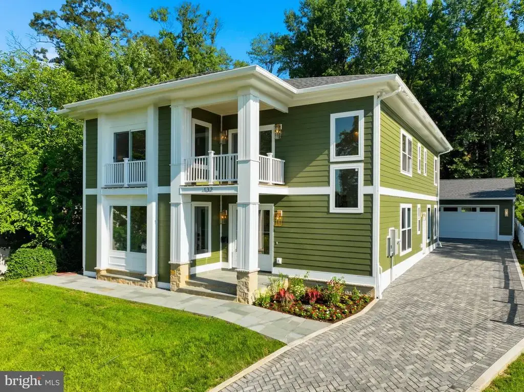 132 N Earley, ALEXANDRIA