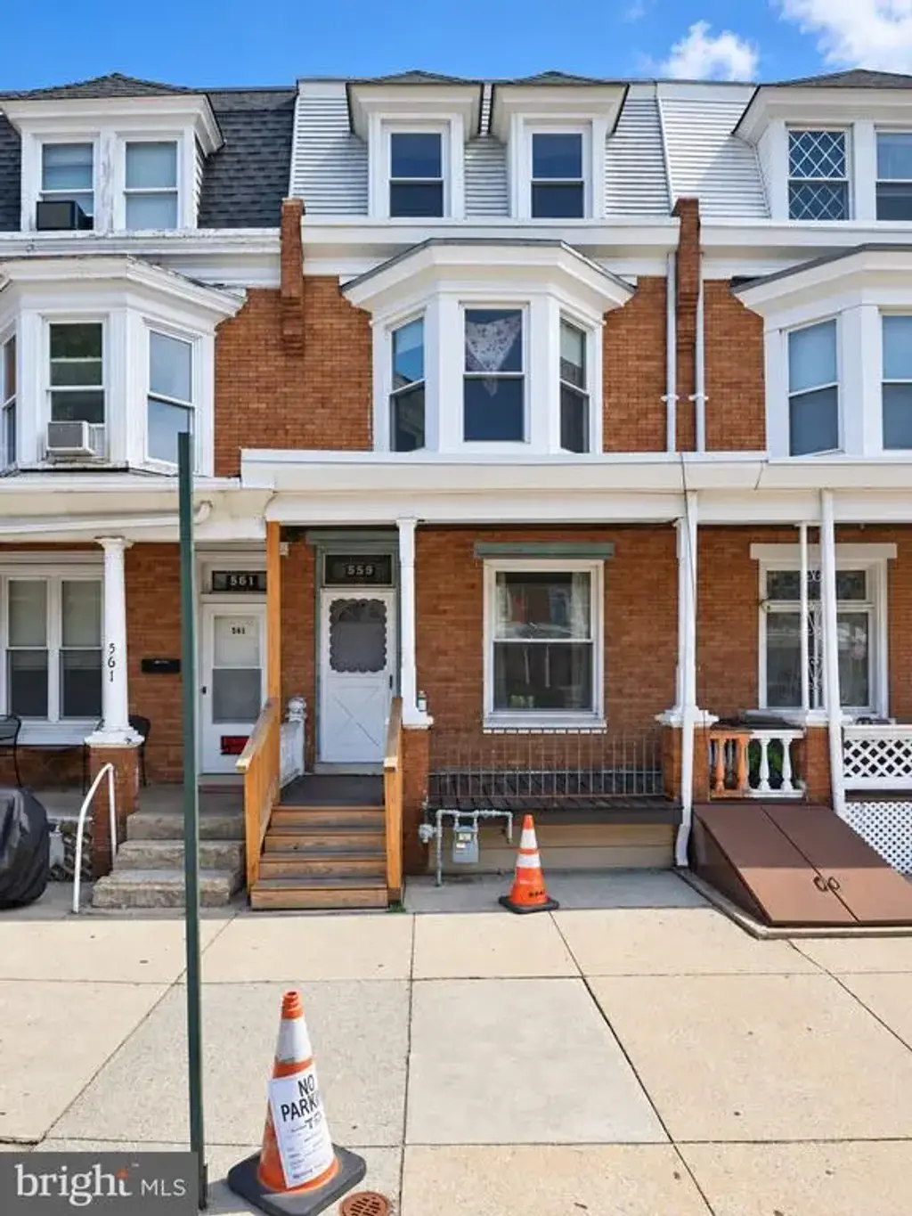 559 N Front St, READING