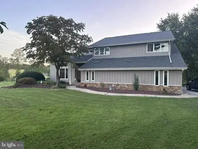 16 Elray Rd, Kingsville