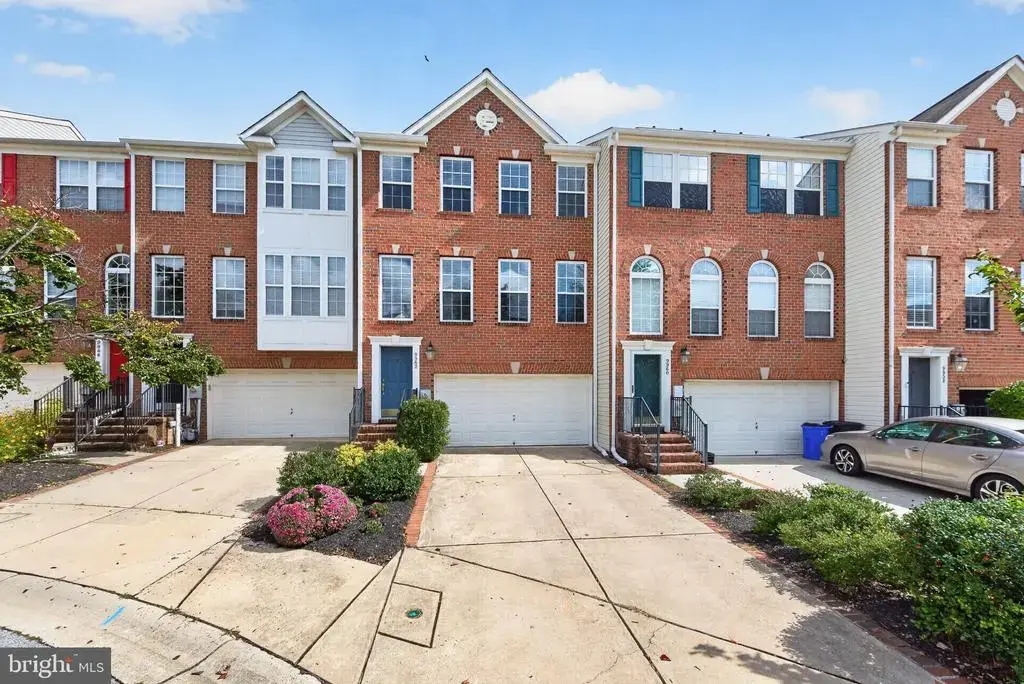 9962 Fragrant Lilies Way, LAUREL