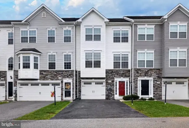 10382 Lantern Ln, Hagerstown