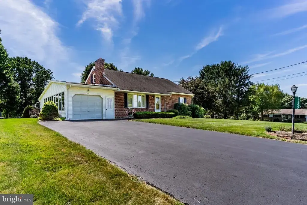 1249 Hillside Dr, MECHANICSBURG
