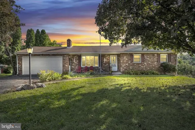 12 Mark Cir, Carlisle
