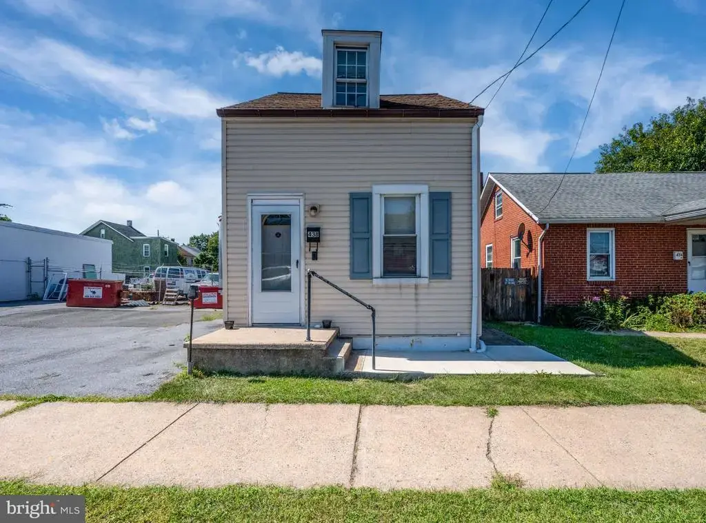 438 Morgantown Rd, READING