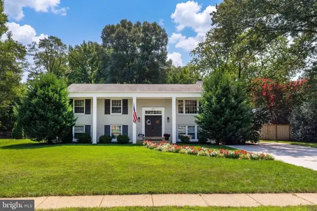 8715 Falkstone Ln, Alexandria