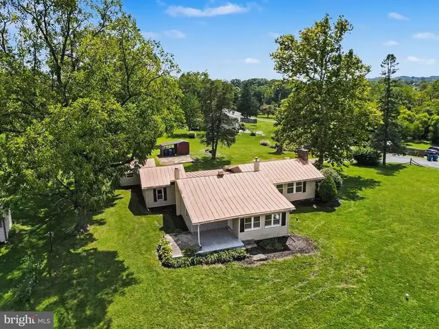 731 Range End Rd, Dillsburg