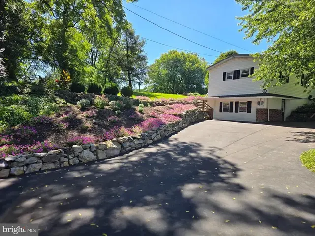 28 Lily Ln, Fleetwood