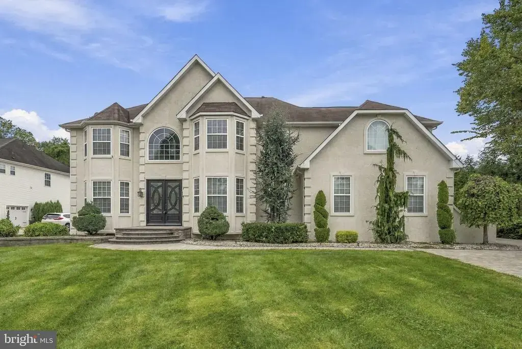 4 Alison Ct, WOODBURY
