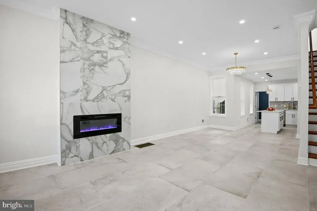 2439 N 15th, PHILADELPHIA