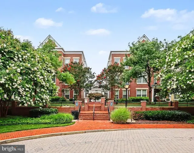 910 Powhatan St #303s, Alexandria