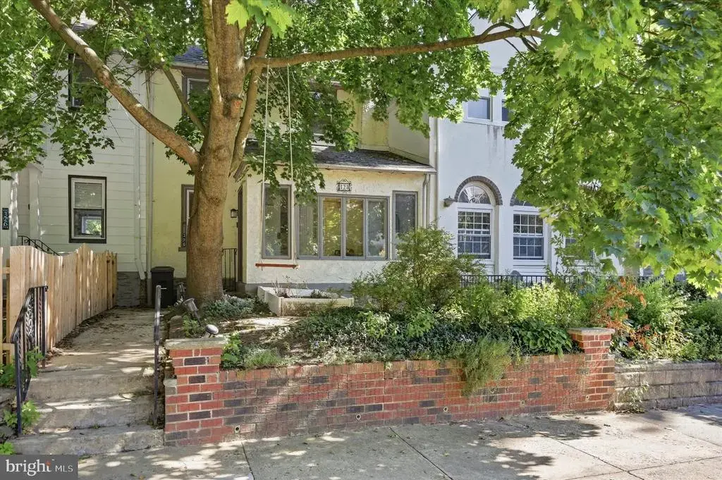 328 Glen Echo Rd, PHILADELPHIA