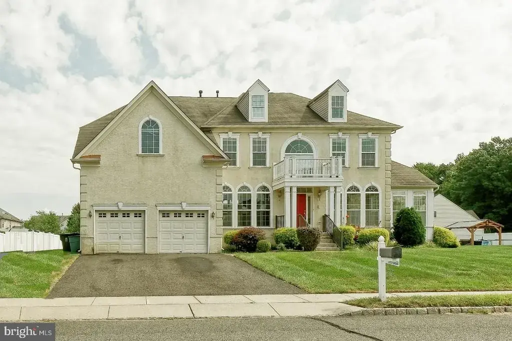 7 Dudley Dr, BURLINGTON TOWNSHIP