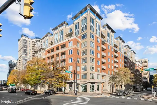 820 N Pollard St #410, Arlington