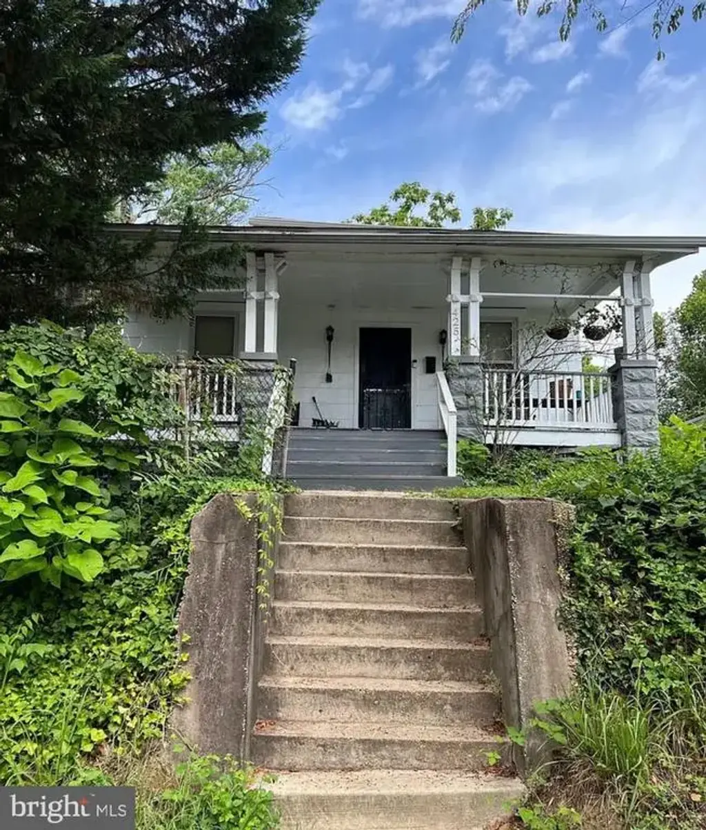 425-. Clovis Ave, CAPITOL HEIGHTS