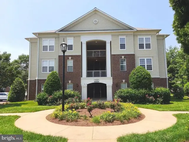 42492 Mayflower Ter #203, Brambleton