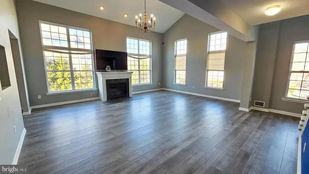 51 Farrah Drive #1611, MANAHAWKIN