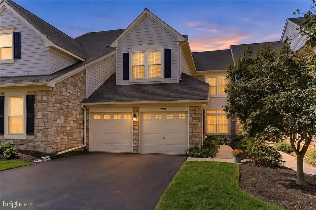 220 Greenbriar Dr, WEST CHESTER