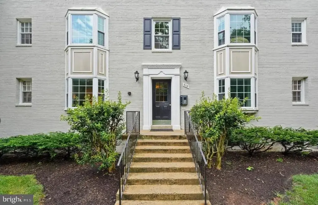 808 S Arlington Mill Dr #9-101, ARLINGTON