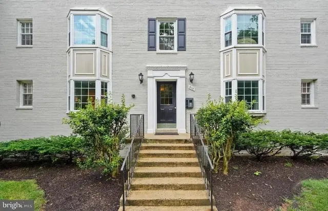 808 S Arlington Mill Dr #9-101, Arlington