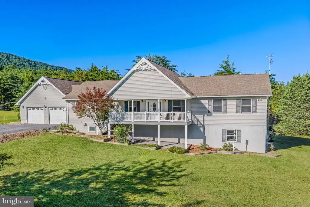 112 Monument Dr, PAW PAW