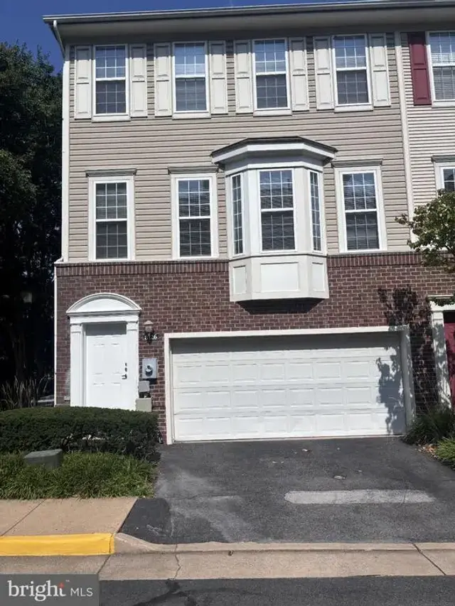 8126 Harper Valley Ln #28, Falls Church