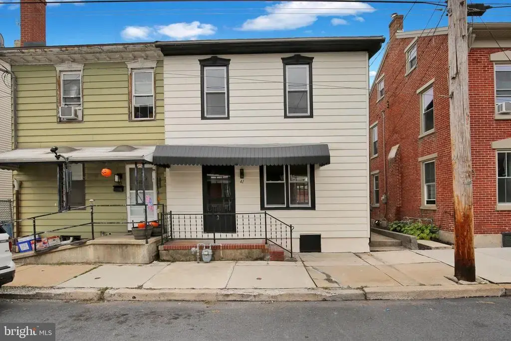 41 W Washington St, FLEETWOOD