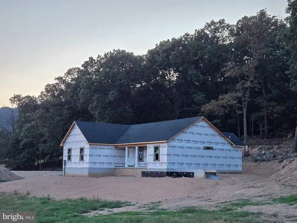 1091 Loop Rd, GERRARDSTOWN