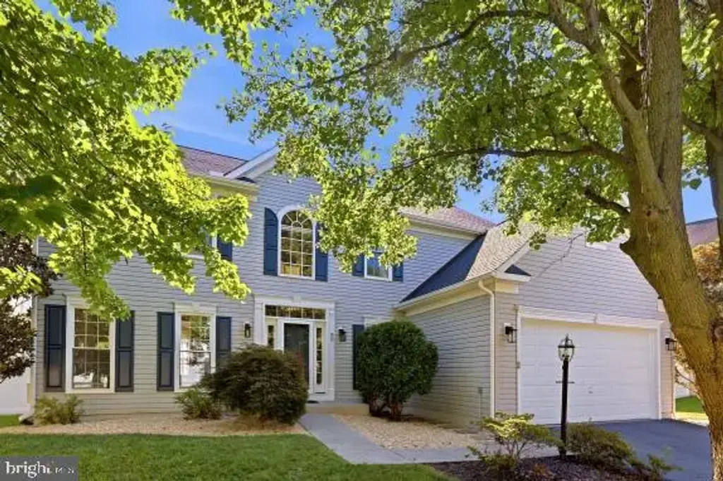 32 Potterfield Dr, LOVETTSVILLE