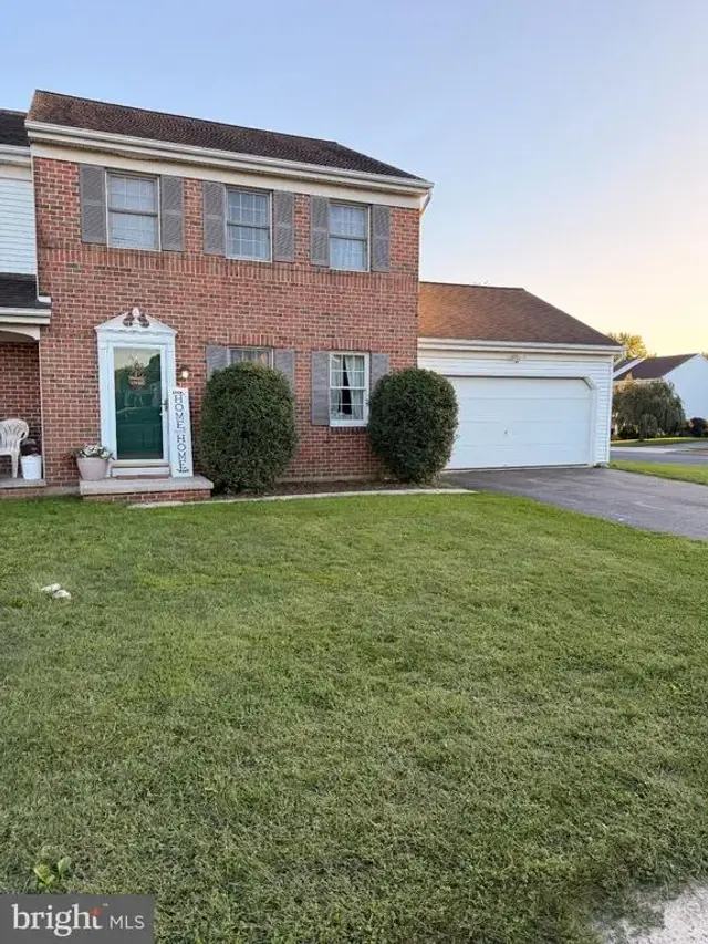 2 Brookview Dr, Lititz