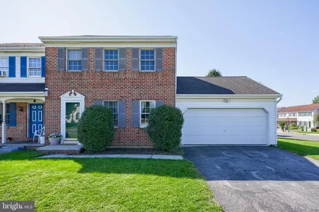 2 Brookview Dr, Lititz