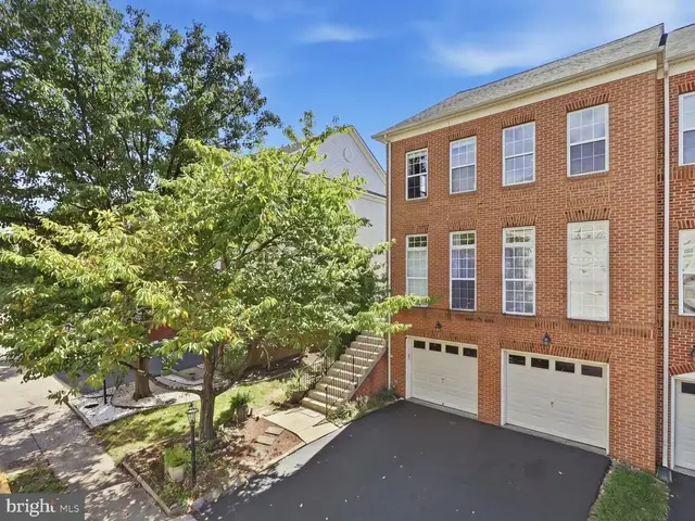 24699 Siltstone Sq, Aldie