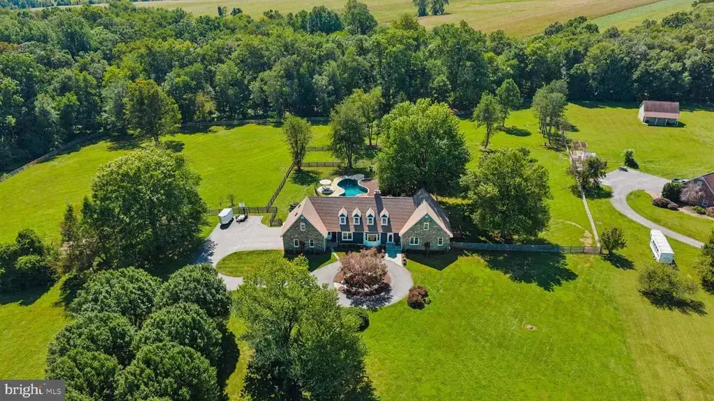 22400 Rolling Hill Ln, LAYTONSVILLE