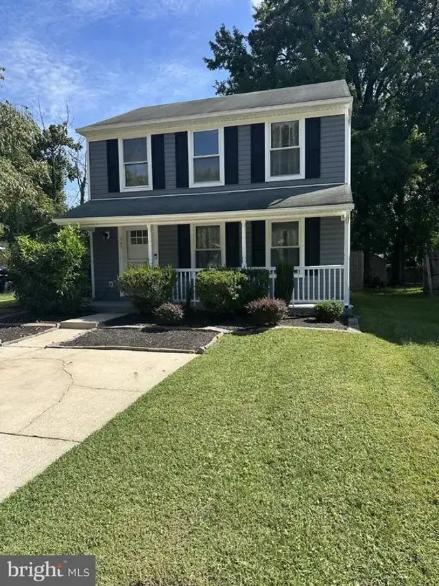 345 Winterberry Dr, Edgewood