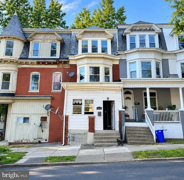 1802 Walnut St, Harrisburg