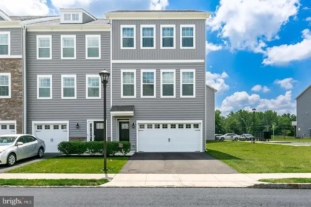 1 Turin Way, MOUNT LAUREL