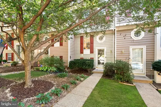 1594 Woodcrest Dr, Reston