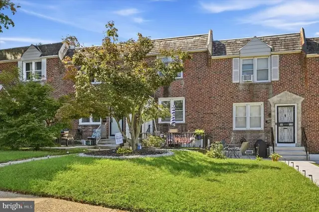1834 Farrington Rd, Philadelphia
