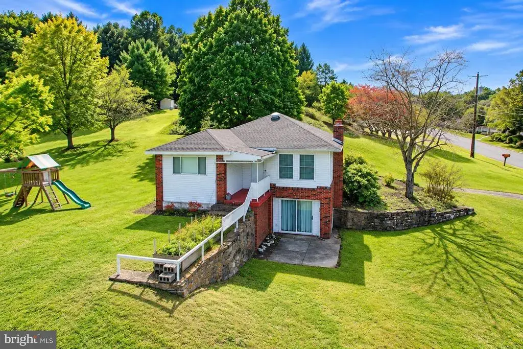 504 Long Run Dr, SCHUYLKILL HAVEN