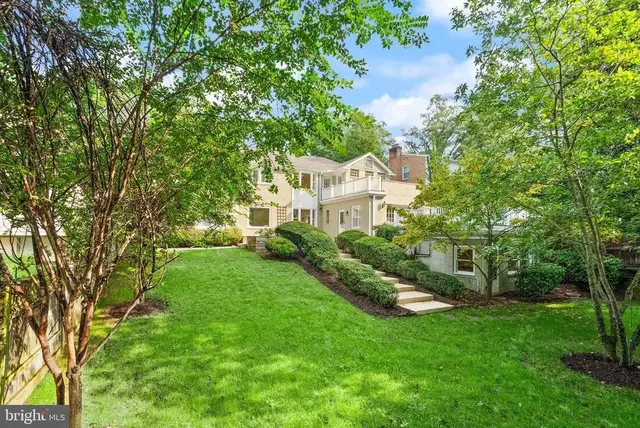 5246 Loughboro Rd Nw, Washington