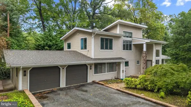 4 Tower Rd, Severna Park